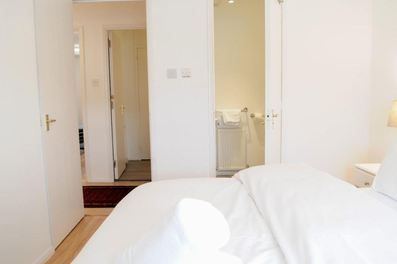 Peaceful And Quiet Apartment In A Bustling City 爱丁堡 外观 照片